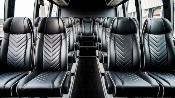 15 passenger minibus rental bolingbrook