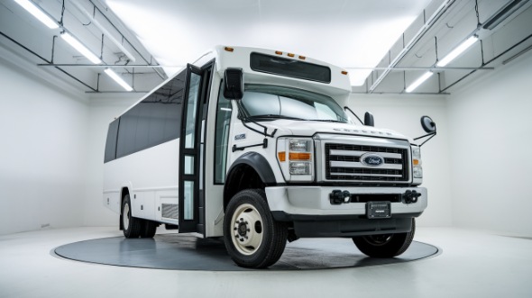 18 passenger minibus bolingbrook