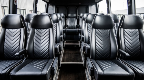 30 passenger minibus rental bolingbrook